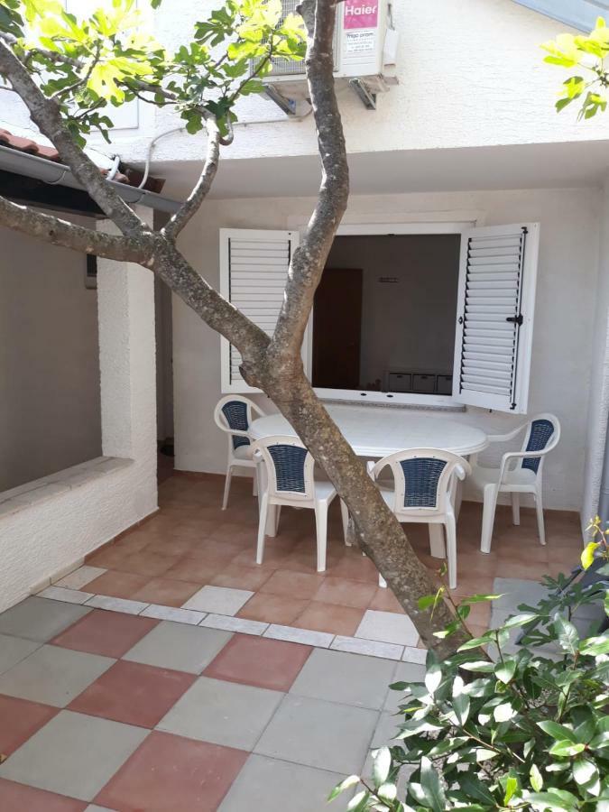 Apartman Grospic 2 Чезарица Экстерьер фото