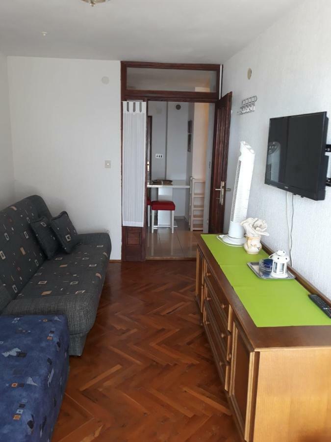 Apartman Grospic 2 Чезарица Экстерьер фото