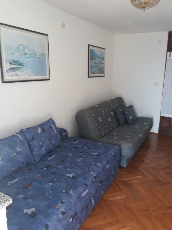 Apartman Grospic 2 Чезарица Экстерьер фото